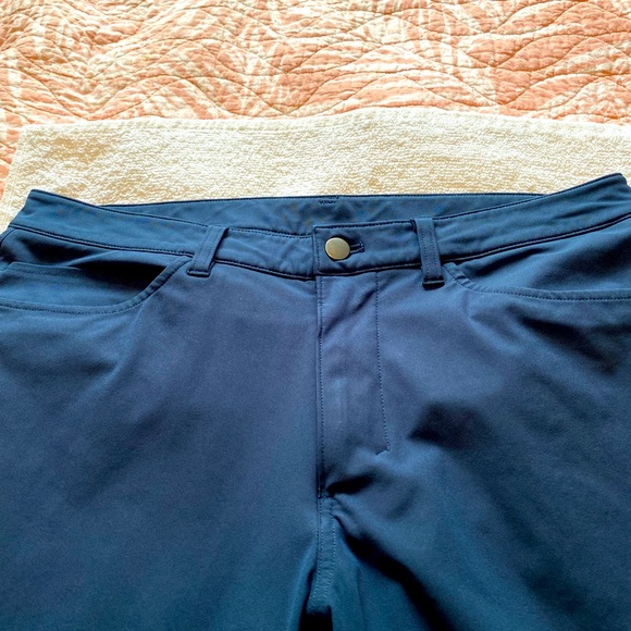Men’s Lululemon Navy Pant 34 - Picture 3 of 4